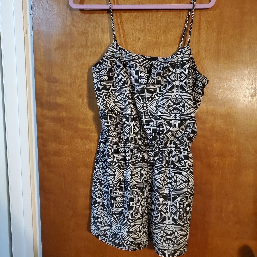 Love Reign Black and White Romper (M)